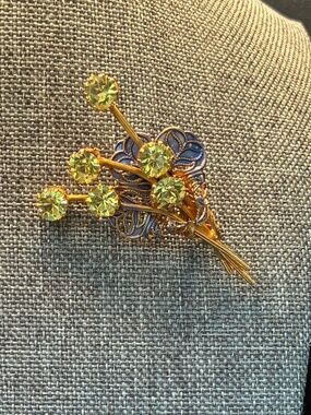 Vintage Gold-tone Crystal brooch with Citrus green and blue tones